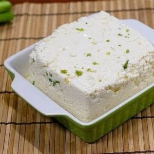 Queso con Loroco